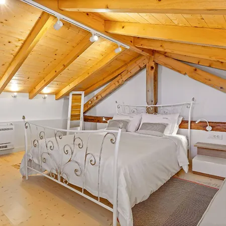 Apartment Courtyard Corfu *