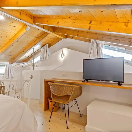 Apartment Courtyard Corfu