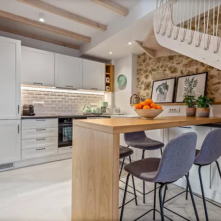 Courtyard Corfu Apartment Lákones