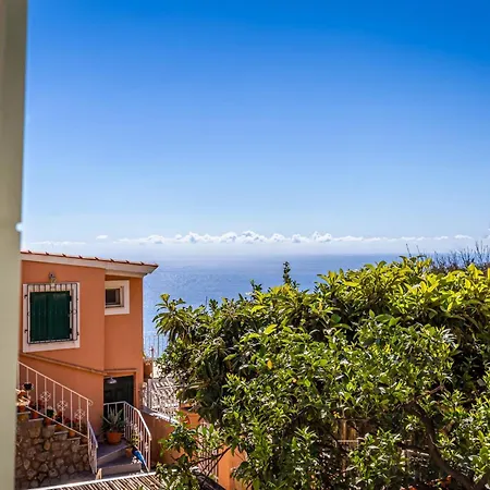 Courtyard Corfu Lákones