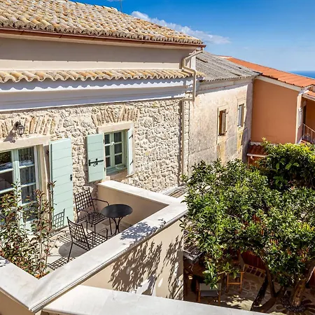 Courtyard Corfu Daire *