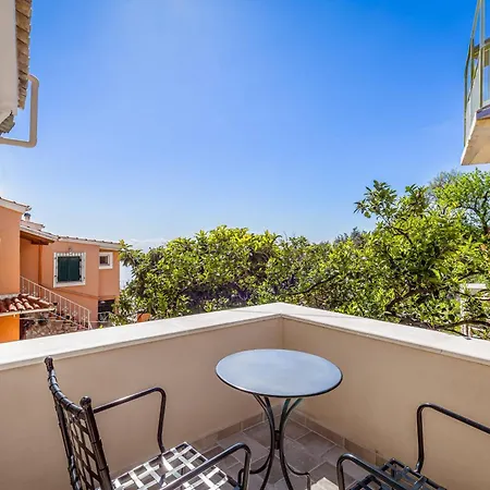 Courtyard Corfu Apartment *