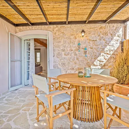 Apartment Courtyard Corfu *