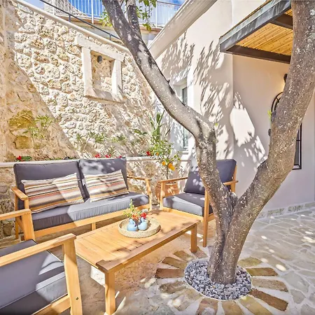 Apartment Courtyard Corfu