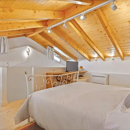 Courtyard Corfu Apartment *