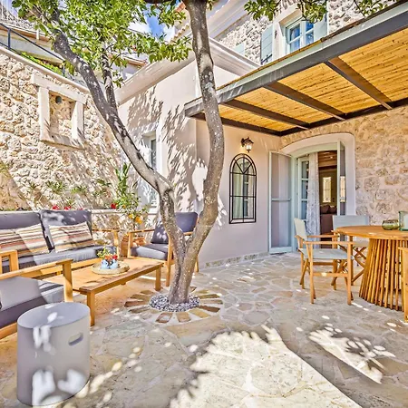 Courtyard Corfu Apartment